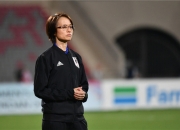 米兰体育登录-赛场厮杀：女足球员智慧斗智斗勇