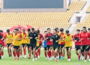 米兰体育网页-吵错了！国足输3球香港输2球，教练点破：目标不同谈何强弱的简单介绍