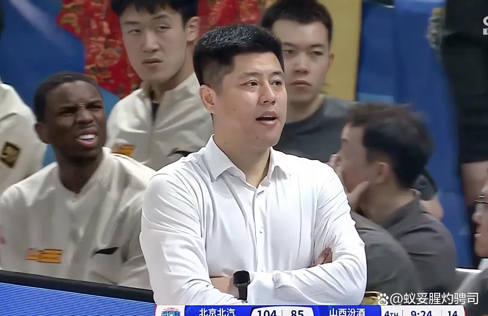 山西队主帅辞职球队陷入危机