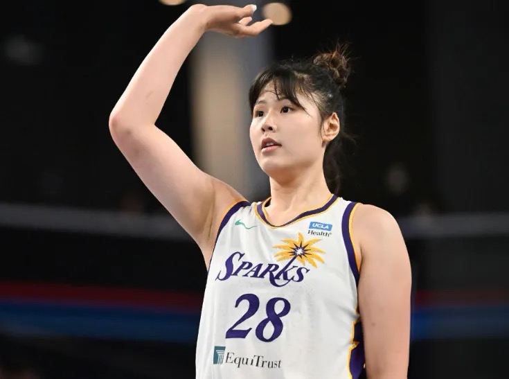 李月汝砍赛季新高11分9篮板！WNBA飞翼擒太阳的简单介绍